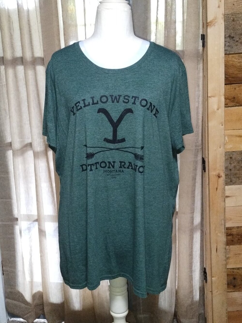 Yellowstone Women's 1XW Soft T-Shirt/Like New/EUC.